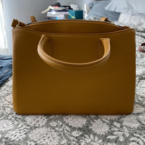 Betsy Johnson shoulder bag in yellow, GUC - Picture 2 of 10